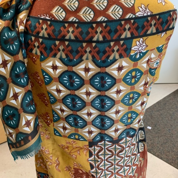 Patchwork Foil Oblong Scarf - Picture 4 of 10